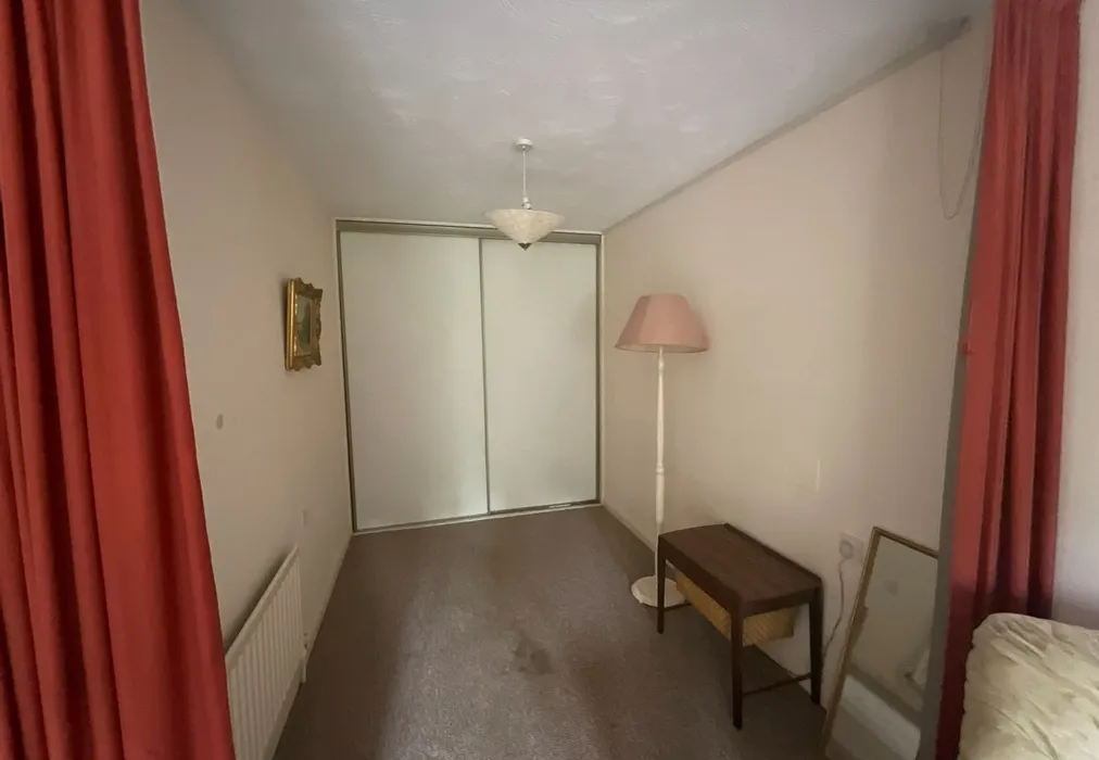 Bedroom - Coulsdon Road, Old Coulsdon, Surrey - Wards of Kent