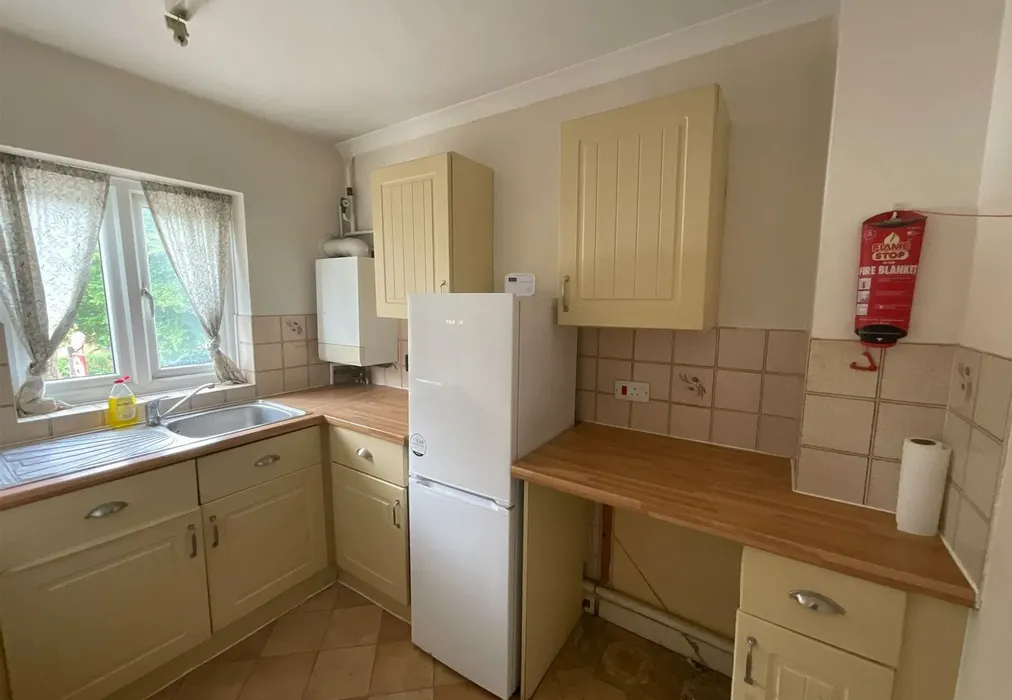 Kitchen - Coulsdon Road, Old Coulsdon, Surrey - Wards of Kent