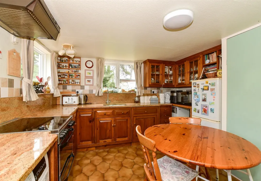Kitchen - Slay Lane, Whitwell, Ventnor, Isle of Wight - Wards of Kent
