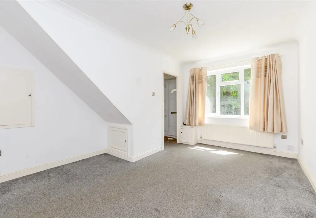 Lounge - Woodbury Road, Walderslade Woods, Chatham, Kent - Wards of Kent