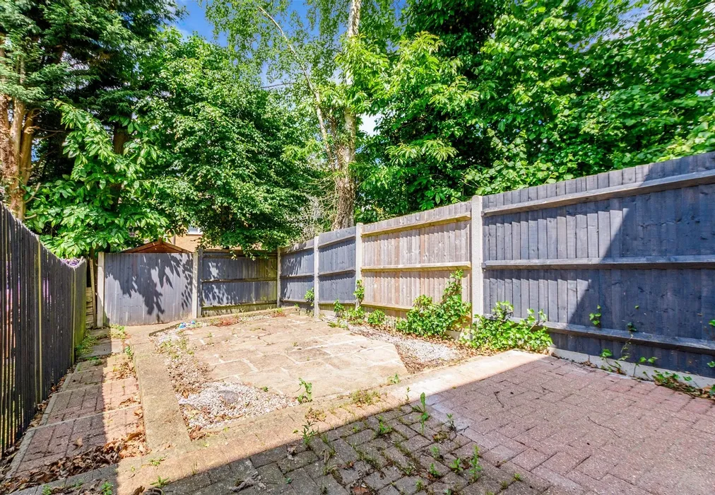 Rear Garden - Woodbury Road, Walderslade Woods, Chatham, Kent - Wards of Kent