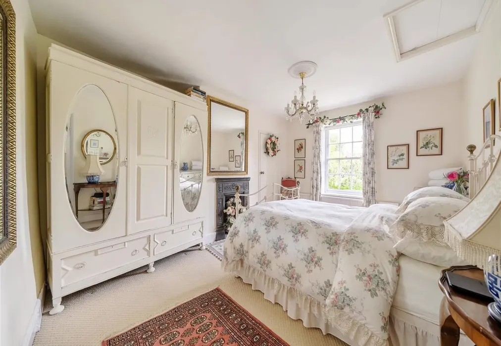 Bedroom 2 - Sandwich Road, Sandwich, Kent - Wards of Kent
