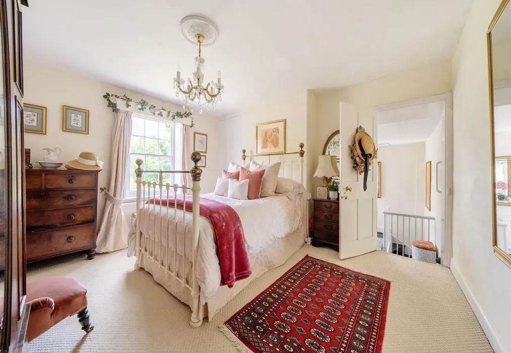 Bedroom 1 - Sandwich Road, Sandwich, Kent - Wards of Kent