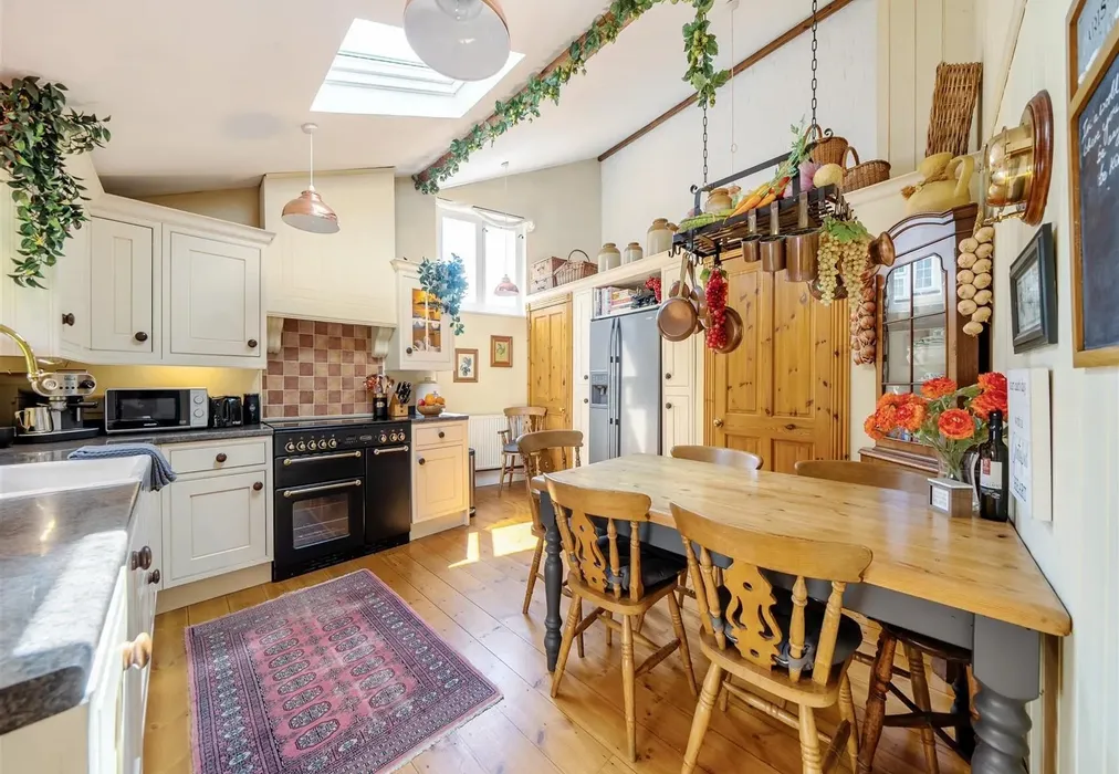 Kitchen - Sandwich Road, Sandwich, Kent - Wards of Kent