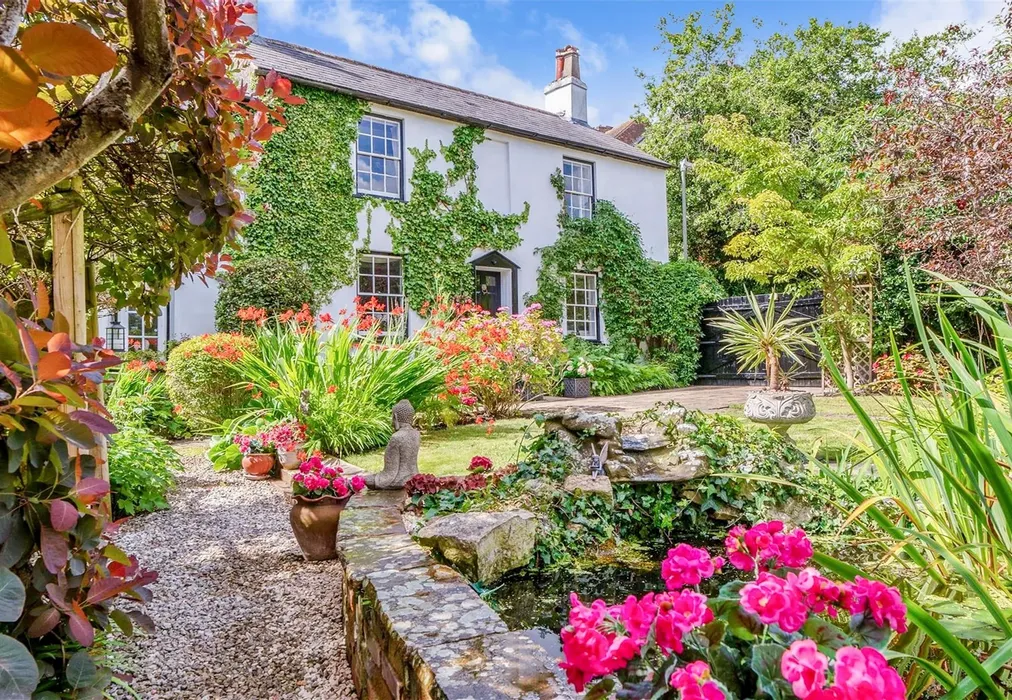 Garden - Sandwich Road, Sandwich, Kent - Wards of Kent