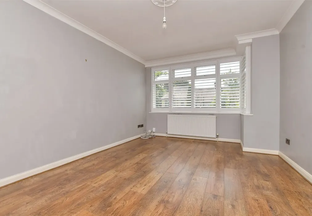 Living Room - Selsdon Avenue, South Croydon, Surrey - Wards of Kent