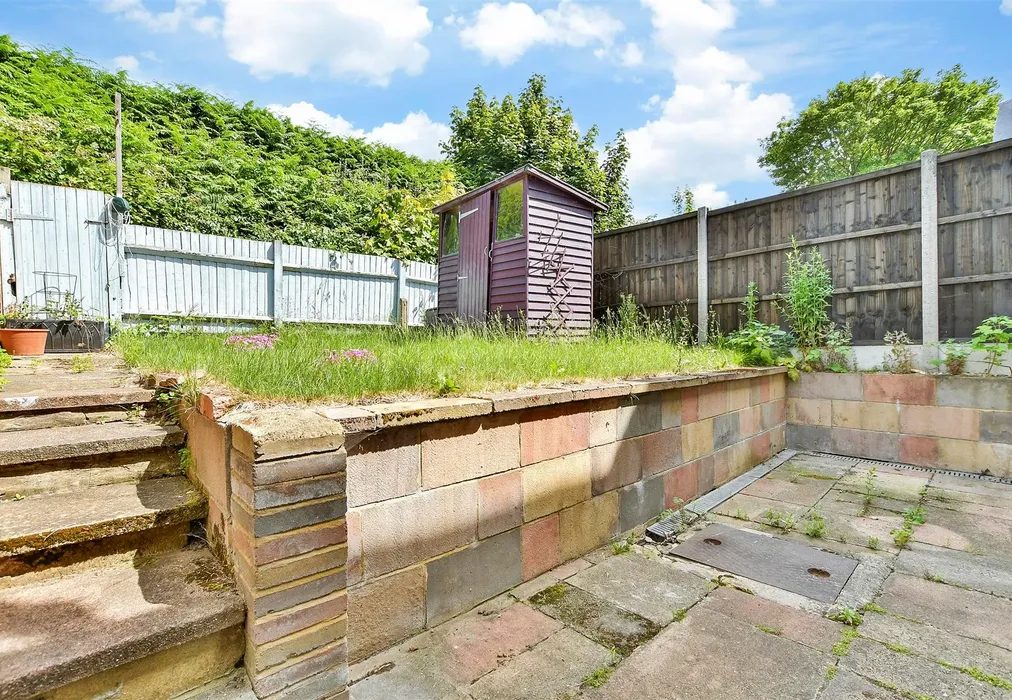Rear Garden - Selsdon Avenue, South Croydon, Surrey - Wards of Kent
