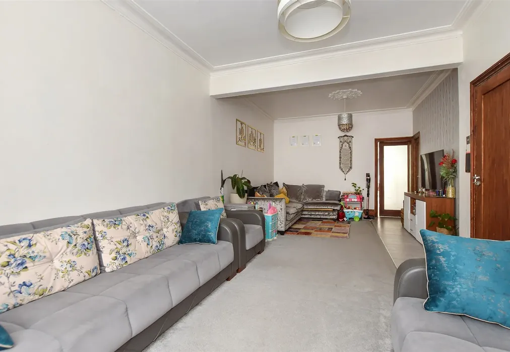 Lounge - Waterloo Road, Leyton - Wards of Kent