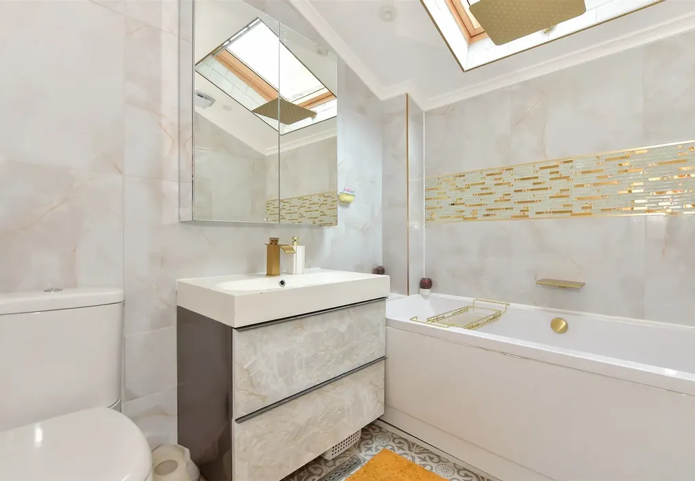 Bathroom - Waterloo Road, Leyton - Wards of Kent