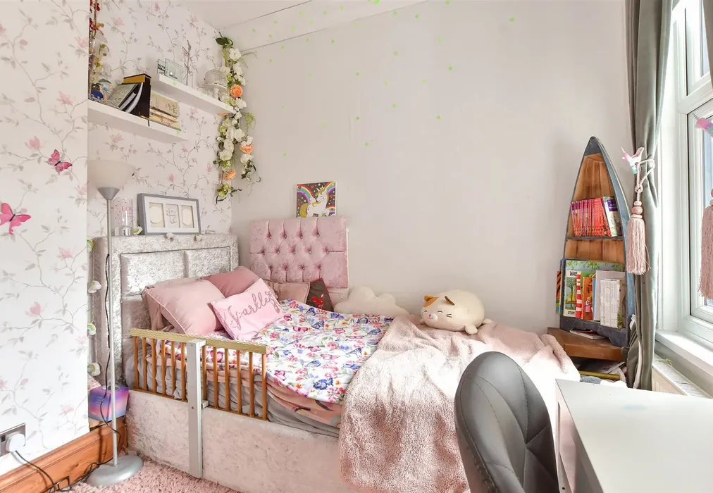 Bedroom 4 - Waterloo Road, Leyton - Wards of Kent