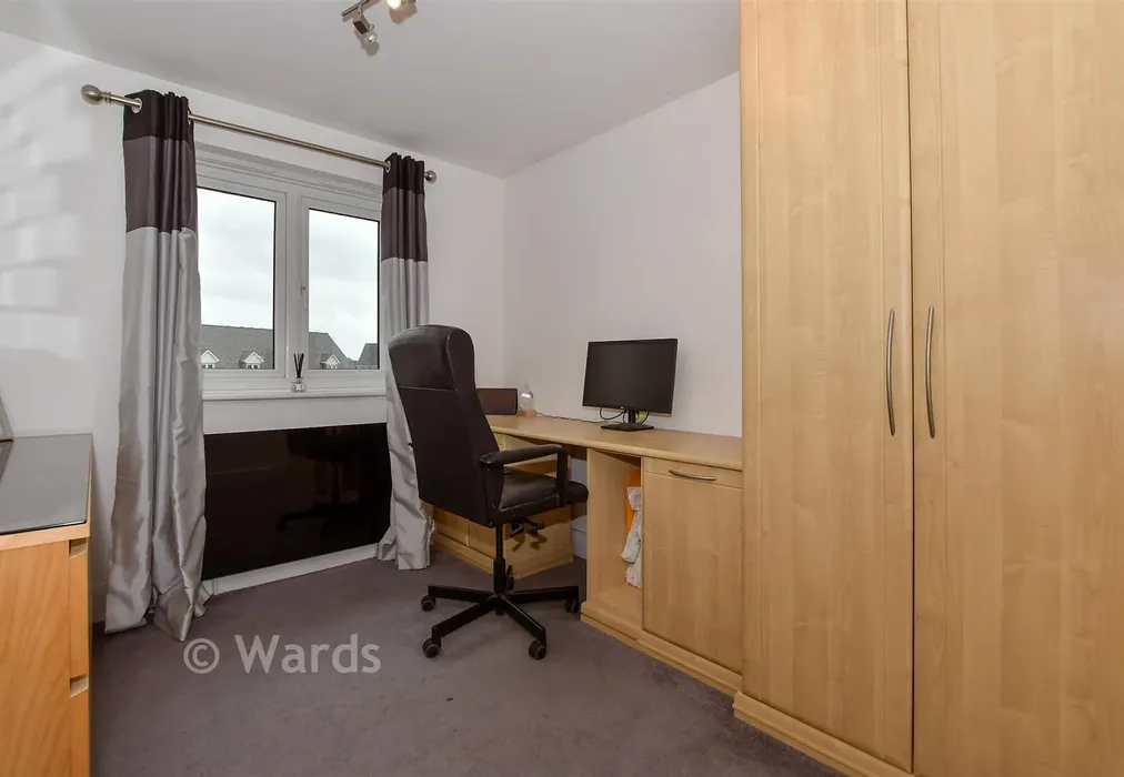 Bedroom 2 - The Lakes, Larkfield, Kent - Wards of Kent