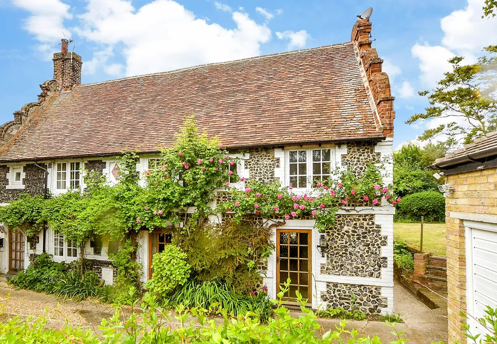 External (Brochure) - Reading Street, Broadstairs, Kent - Wards of Kent