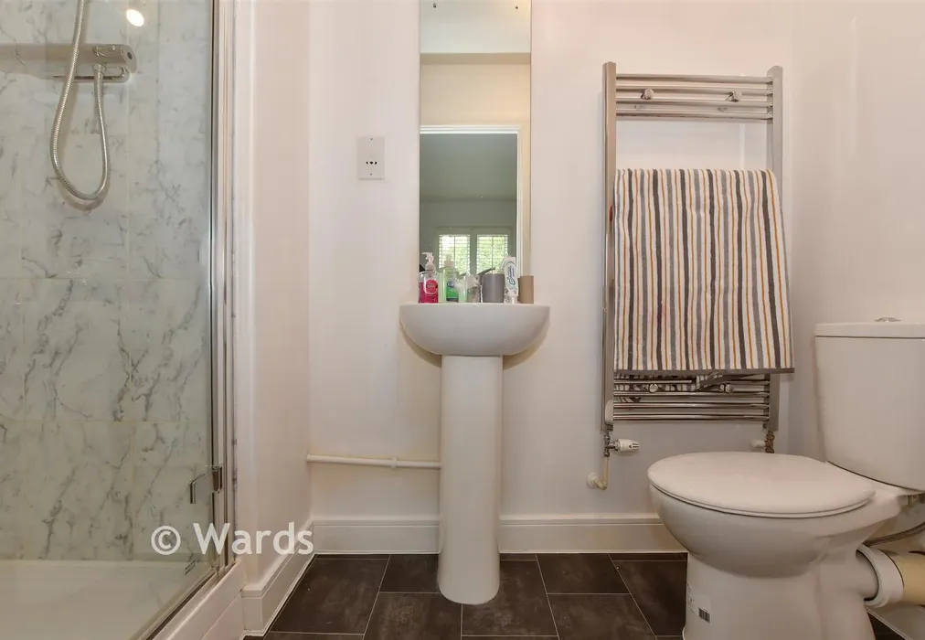 En-Suite Shower Room - Darwin Avenue, Maidstone, Kent - Wards of Kent