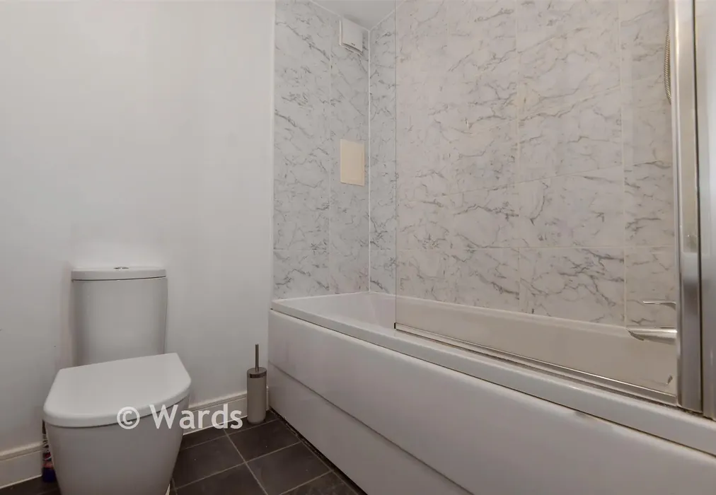 Bathroom - Darwin Avenue, Maidstone, Kent - Wards of Kent