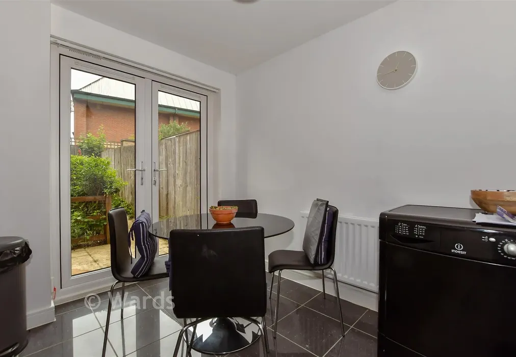 Kitchen/Diner - Darwin Avenue, Maidstone, Kent - Wards of Kent