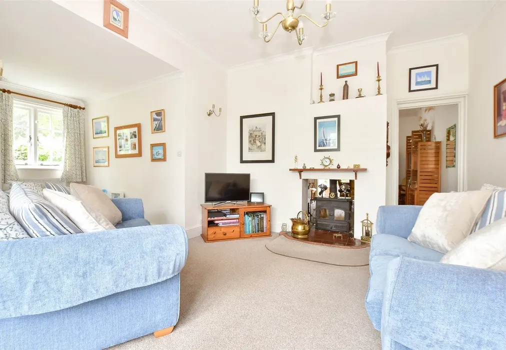Lounge - Church Hill, Totland Bay, Isle of Wight - Wards of Kent