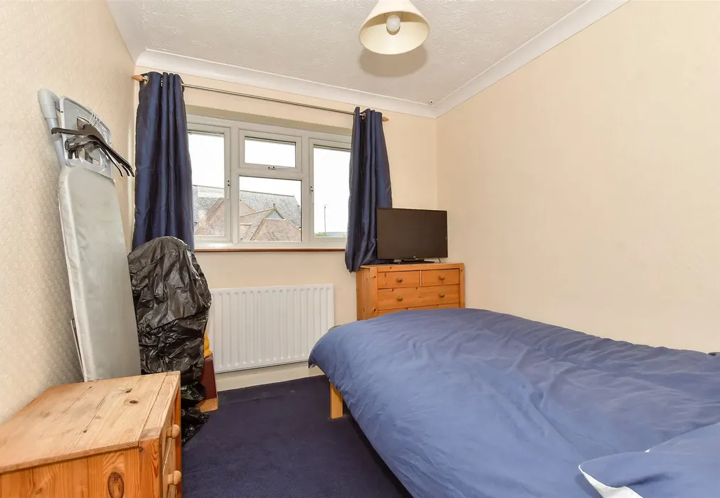 Bedroom 2 - Old Farm Close, Whitstable, Kent - Wards of Kent