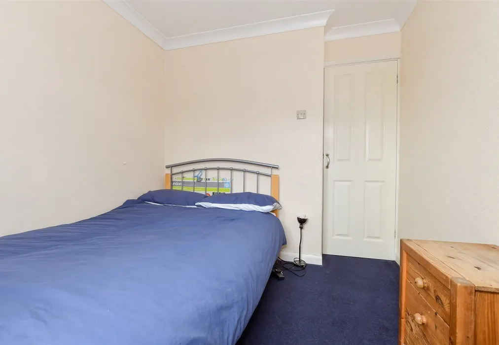 Bedroom 2 - Old Farm Close, Whitstable, Kent - Wards of Kent