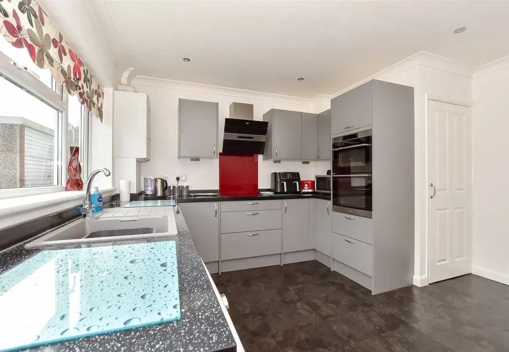 Kitchen/Diner - Old Farm Close, Whitstable, Kent - Wards of Kent