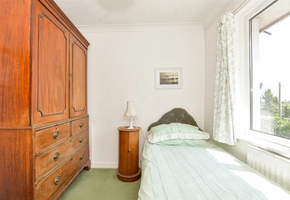 Bedroom 4 - The Paddock, Lyminster, Littlehampton, West Sussex - Wards of Kent