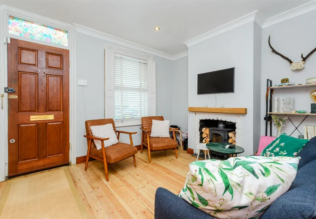 Living Room - Castle Street, Greenhithe, Kent - Wards of Kent