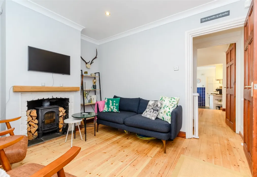 Living Room - Castle Street, Greenhithe, Kent - Wards of Kent