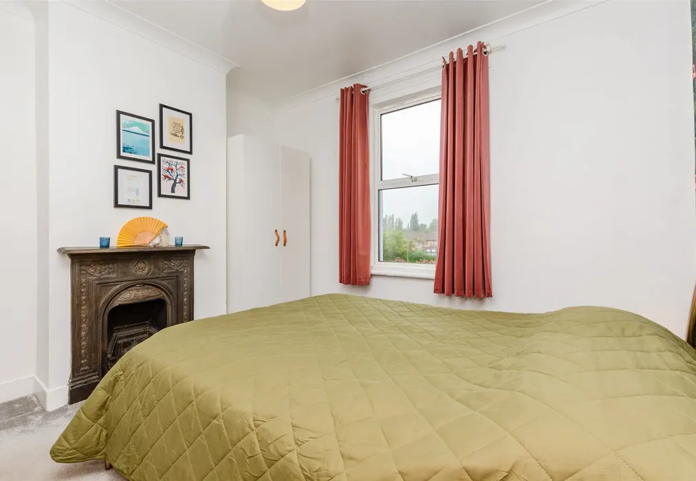 Bedroom 2 - Castle Street, Greenhithe, Kent - Wards of Kent