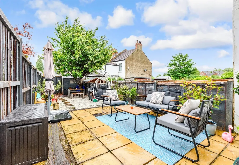 Rear Garden - Castle Street, Greenhithe, Kent - Wards of Kent