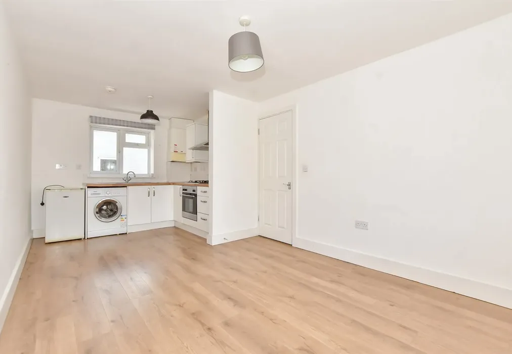 Lounge/ Kitchen - Bradstone Avenue, Folkestone, Kent - Wards of Kent