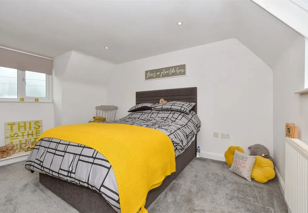 Bedroom 1 - Hythe Road, Dymchurch, Romney Marsh, Kent - Wards of Kent