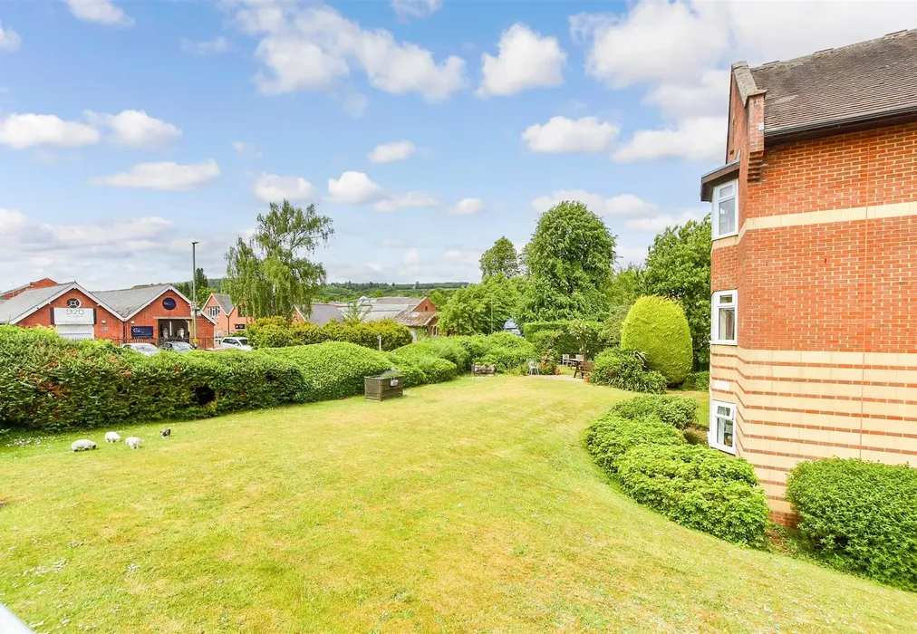 Communal Gardens - Station Road, Dorking, Surrey - Wards of Kent