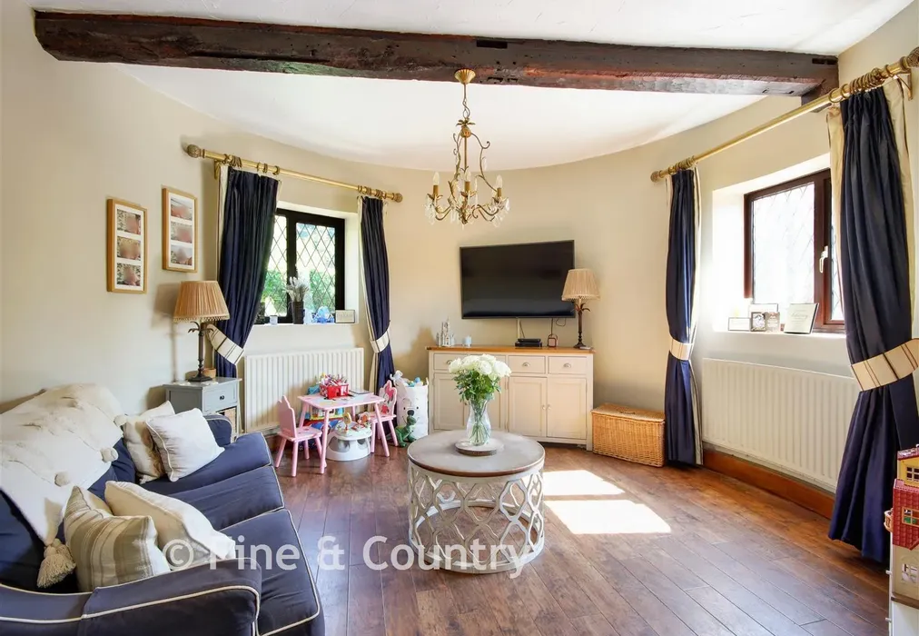 Sitting Room - South Farm Lane, Langton Green, Tunbridge Wells, Kent - Wards of Kent