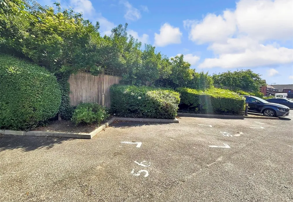 Parking - Riverhead Close, Walthamstow - Wards of Kent