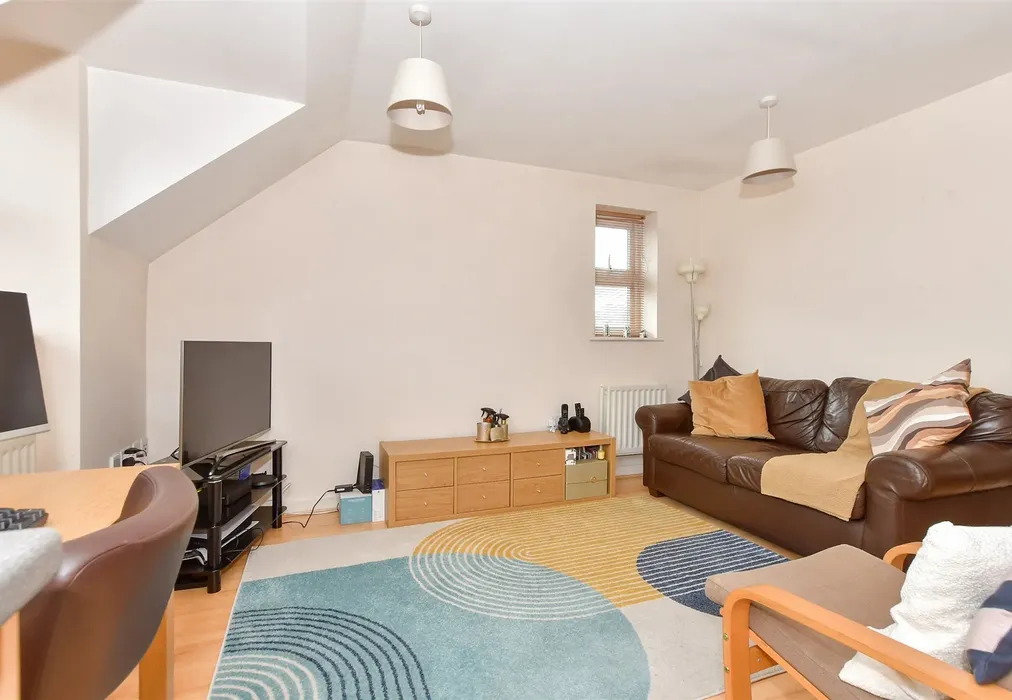 Lounge - Riverhead Close, Walthamstow - Wards of Kent