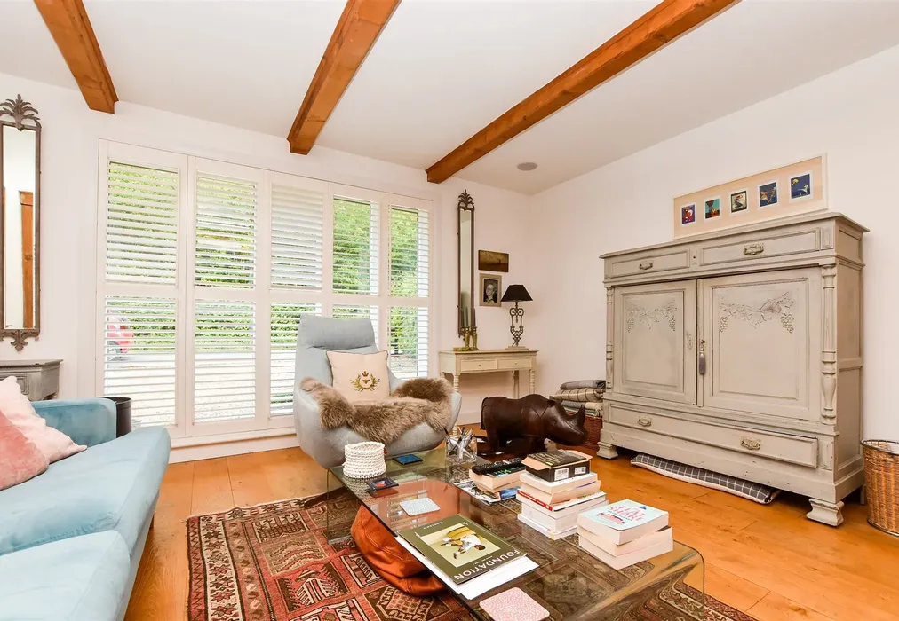 Lounge - Cranbrook, Kent - Wards of Kent