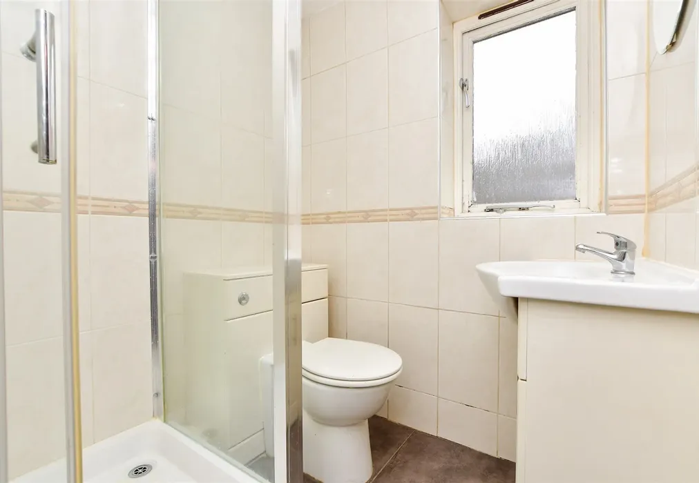 Shower Room - Lesbourne Road, Reigate, Surrey - Wards of Kent