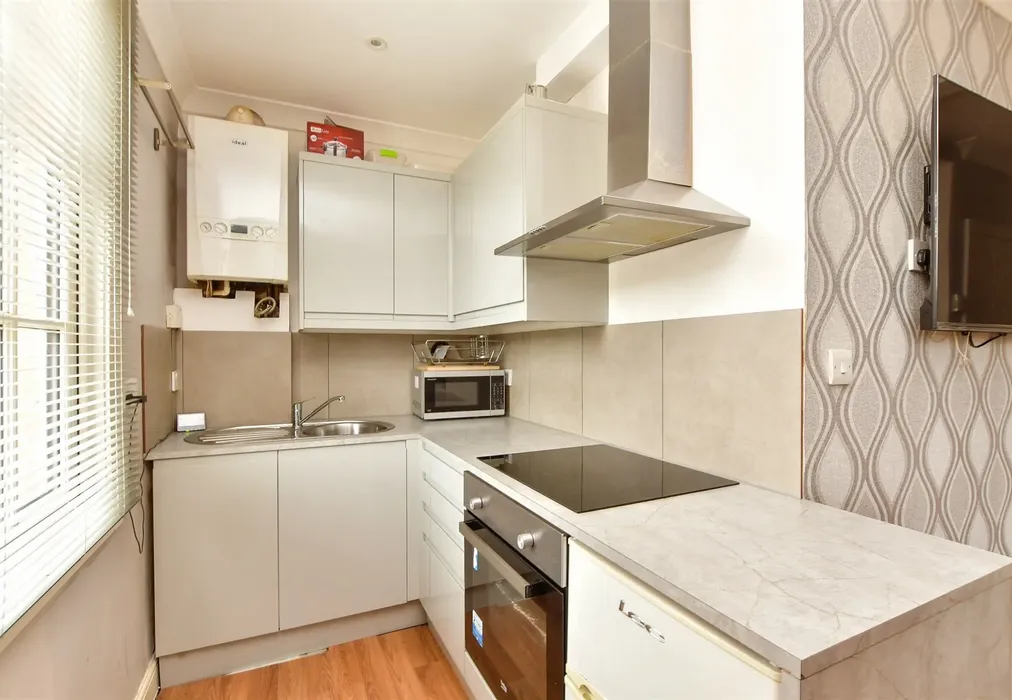Kitchen - Lesbourne Road, Reigate, Surrey - Wards of Kent