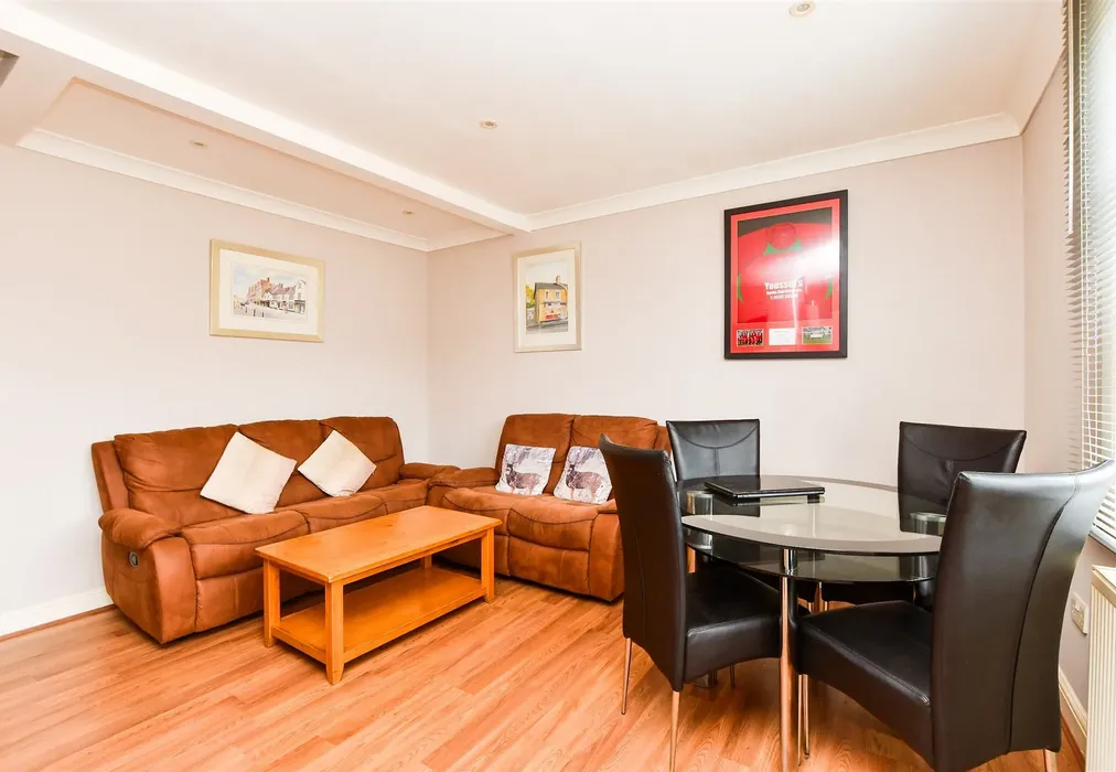 Lounge/Diner - Lesbourne Road, Reigate, Surrey - Wards of Kent