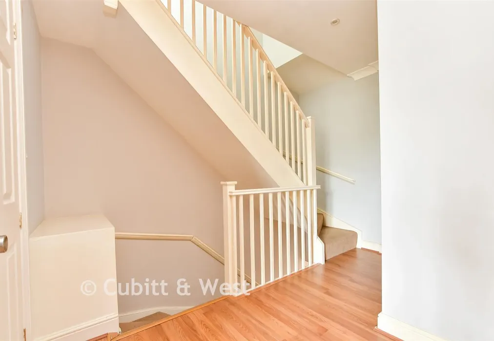 Hallway - Lesbourne Road, Reigate, Surrey - Wards of Kent