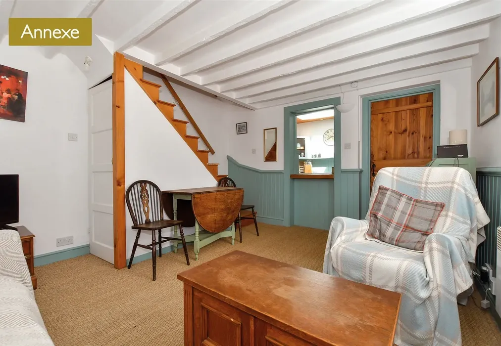 Annexe Living Room - Beach Street, Deal, Kent - Wards of Kent