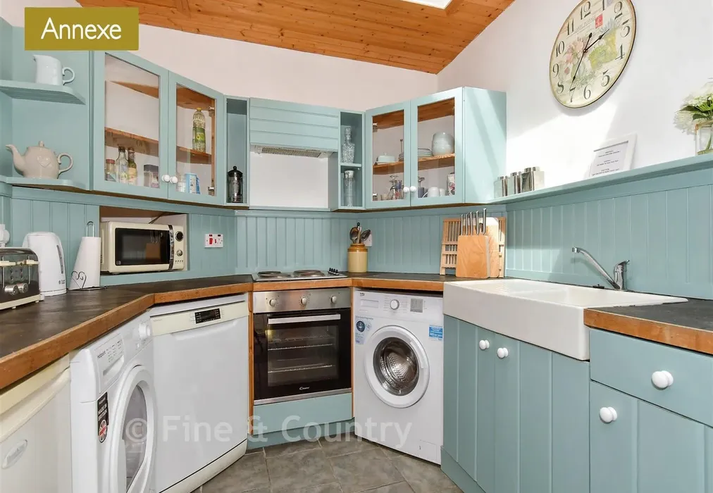 Annexe Kitchen - Beach Street, Deal, Kent - Wards of Kent