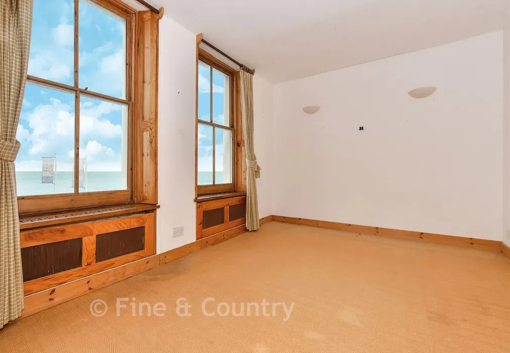 Bedroom 2 - Beach Street, Deal, Kent - Wards of Kent