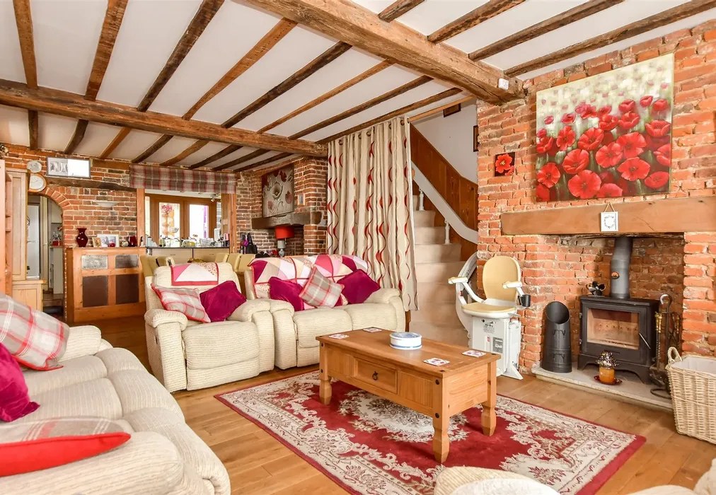 Lounge/ Diner - Beach Street, Deal, Kent - Wards of Kent