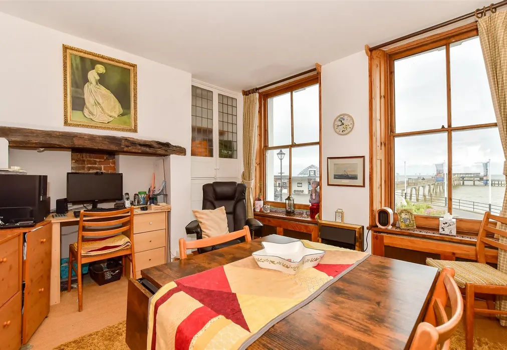 Bedroom 2 - Beach Street, Deal, Kent - Wards of Kent