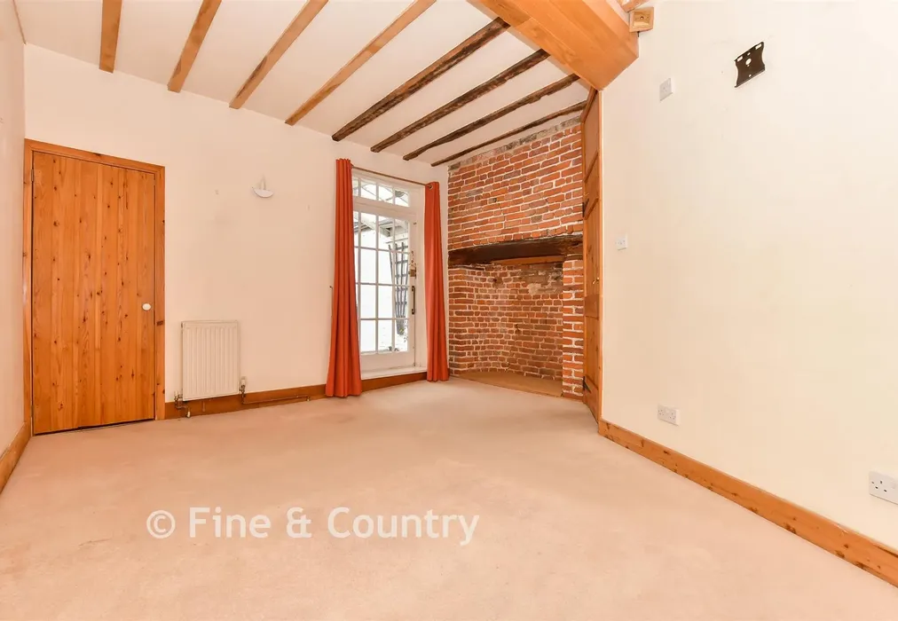 Main Bedroom - Beach Street, Deal, Kent - Wards of Kent