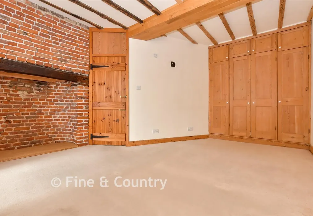 Main Bedroom - Beach Street, Deal, Kent - Wards of Kent