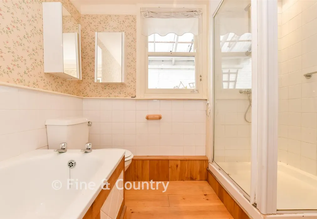 En-Suite Shower Room - Beach Street, Deal, Kent - Wards of Kent