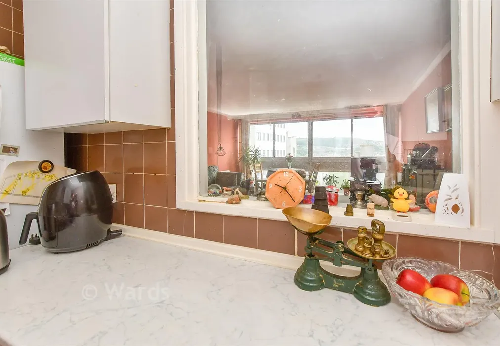 Kitchen - West Terrace, Folkestone, Kent - Wards of Kent