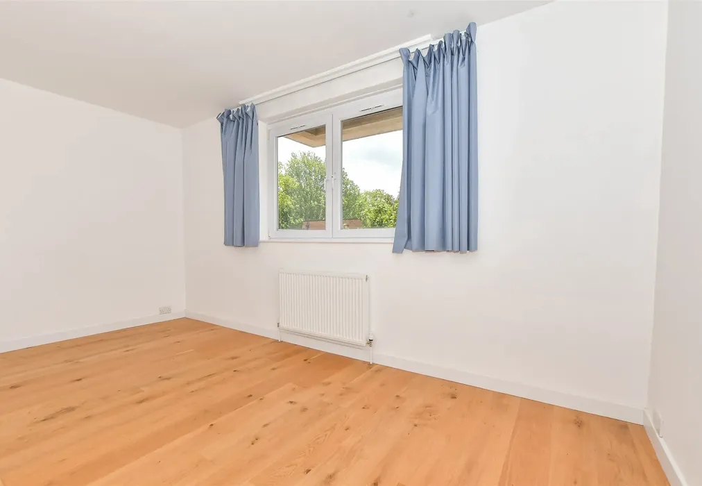 Bedroom 1 - Grimston Gardens, Folkestone, Kent - Wards of Kent