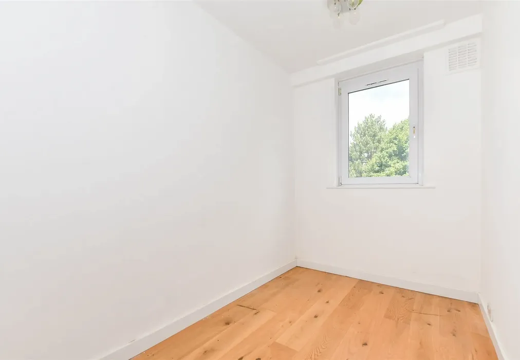 Bedroom 3 - Grimston Gardens, Folkestone, Kent - Wards of Kent